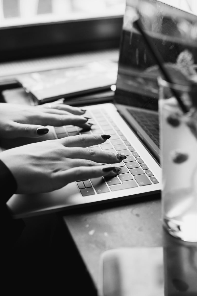 Malak bei der Arbeit